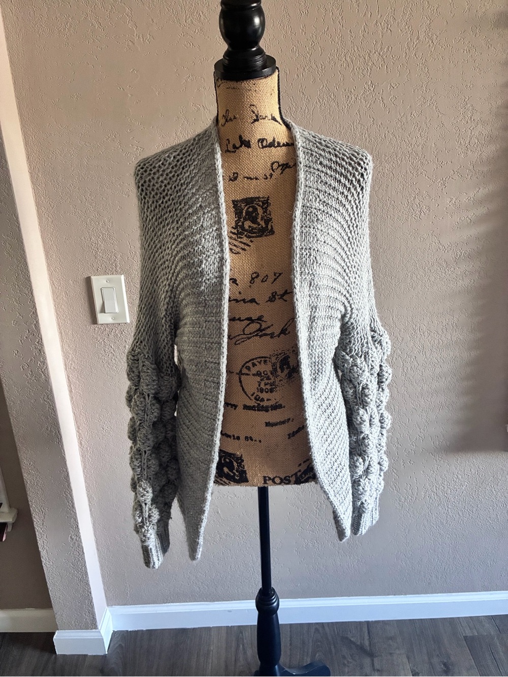 Cozy Bubble-Sleeve Open Cardigan - Light Gray